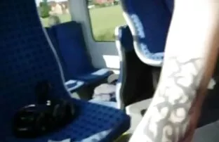 XXX مفلس Rahyndee sxsحيونات جيمس يجلس على ديك