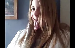 XXX أدريانا Chechik يعطي نفسها إلى متجرد بعد سكس حيوانات وبشر أدائها