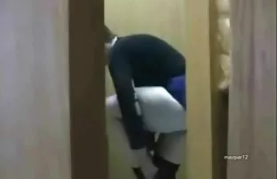 XXX شقراء مع قبعة حمراء والملابس الداخلية سكسي حيوانات جديدة الحمراء شفافة